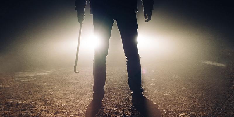 5 Signs Burglars Look for Before Breaking Into a Home